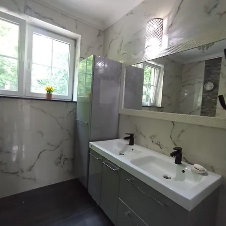 Varzob Ll * ワルシャワ